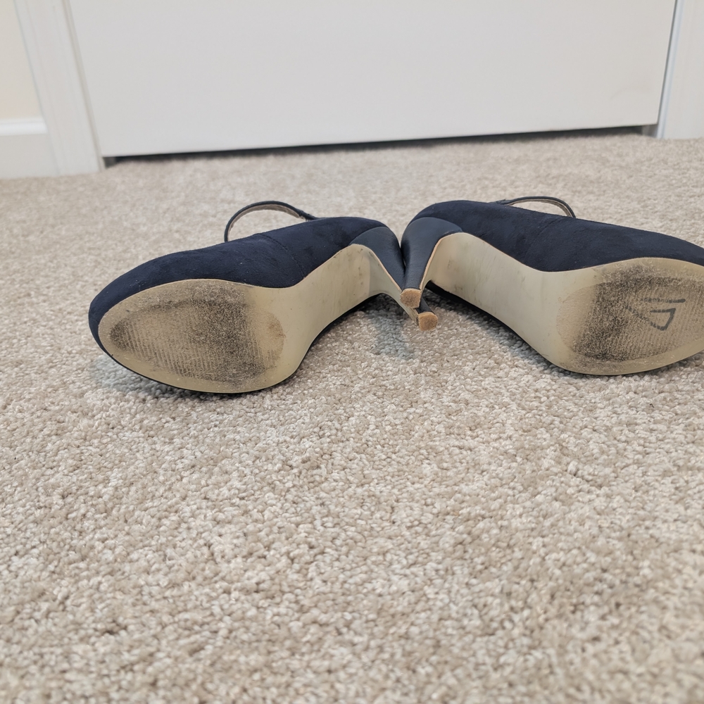 Penny Loves Kenny Navy Blue Heels - Picture 3 of 3